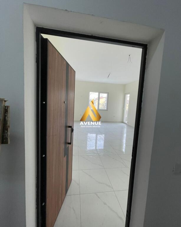 APARTAMENT 1+1 ME QIRA – BULEVARDI BLU, KAMËZ