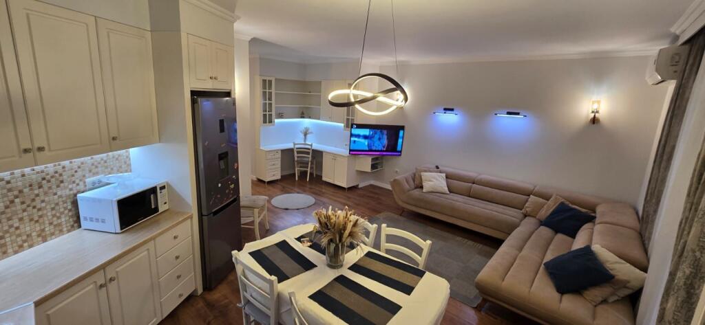 APPARTAMENTO IN AFFITTO 3+1 KODRA E DIELLIT 1.000 EURO