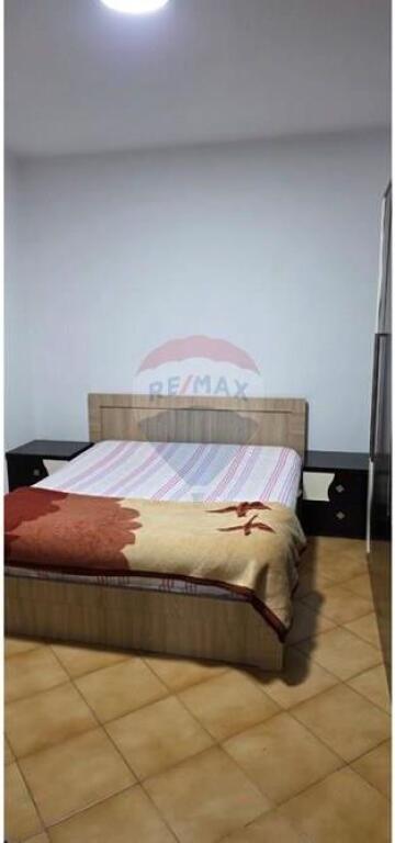 Jepet me qira apartament 2+1 Shkolla e Bashkuar !