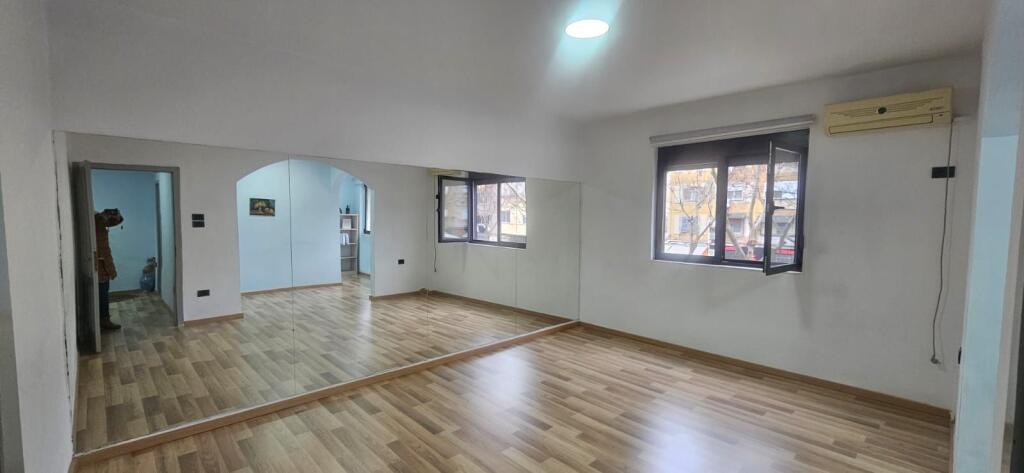 Ambient Zyrash per Qira ne Fillim te Rruges Ali Demi