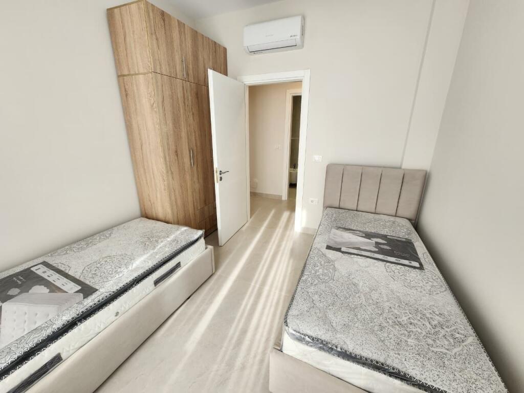 Super apartament me Qira 2+1+2wc+ 1 Poste parkimi (📍Komuna e parisit-Përballë Kika 2) - 110 m2 - 100% I Ri  🔥🔥 1.100 eu/Muaj ( përfshirë dhe parkimin)