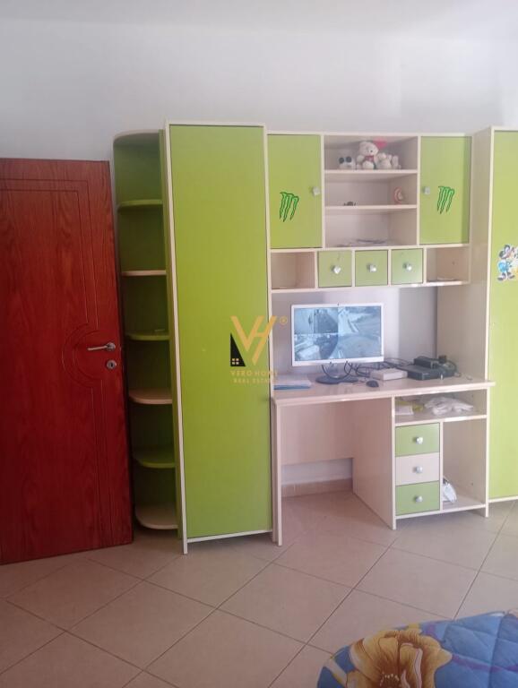 JEPET HYRJE 3+1+BLK ME QIRA NE KAMEZ 35.000 LEKE