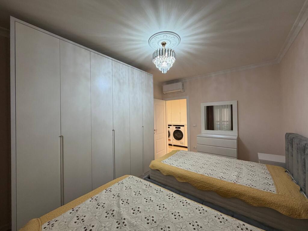 Apartament 2+1+2 Parking tek Colombo tek Liqeni i Thate