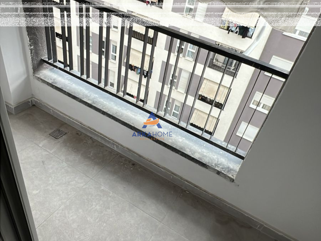 JEPET APARTMENT ME QERA 2+1+BALLKON "5 MAJ" 40.000 LEKE