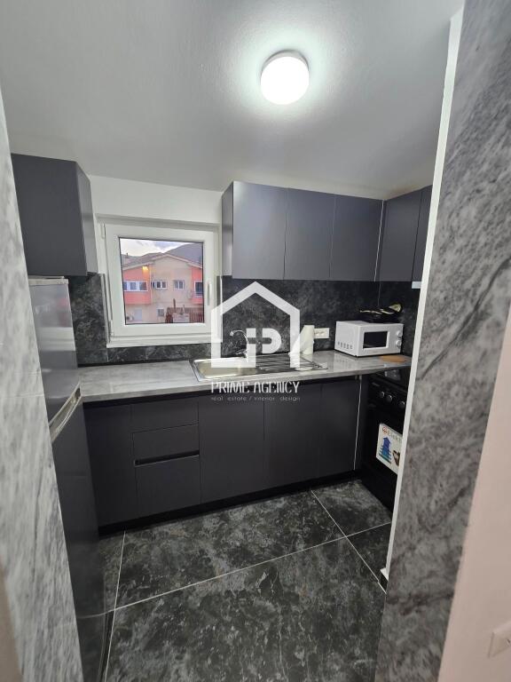 SHITET: SUPER Apartament me pamje nga LIQENI /Zona: POGRADEC   