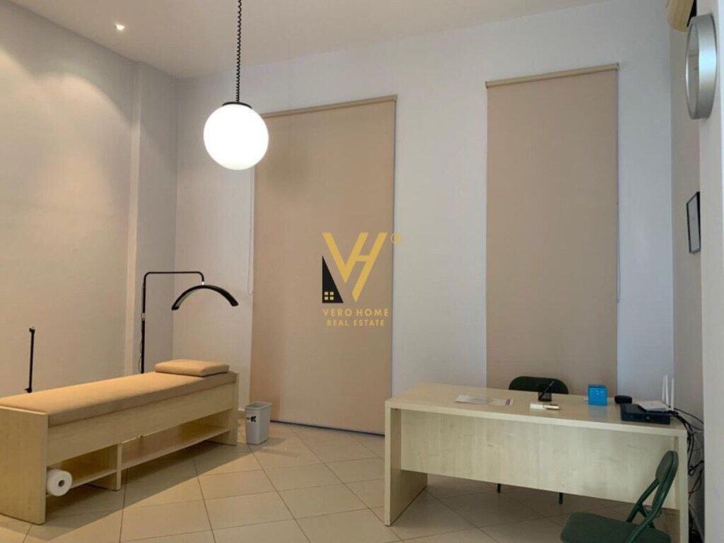 JEPET AMBIENT BIZNESI 40 M2 ME QIRA TE RRUGA E DIBRES 48.000 LEKE