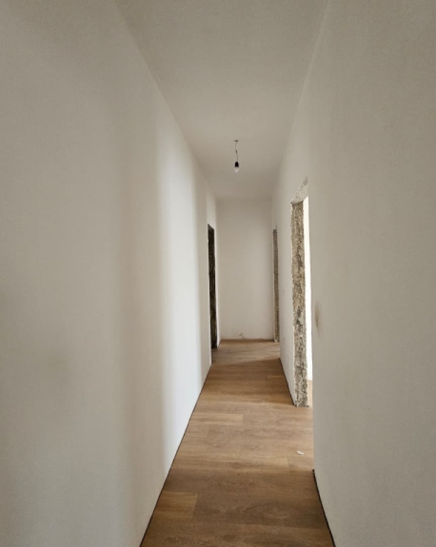 🏡 Shitet Apartament 2+1+2 – Kompleksi Tirana Entry 2