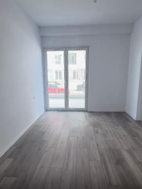 Jepet ambient biznesi me qera Univers City