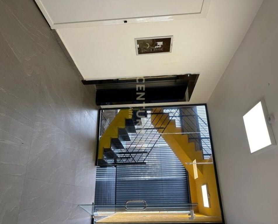 Zyra per Qira tek Bulevardi i Ri