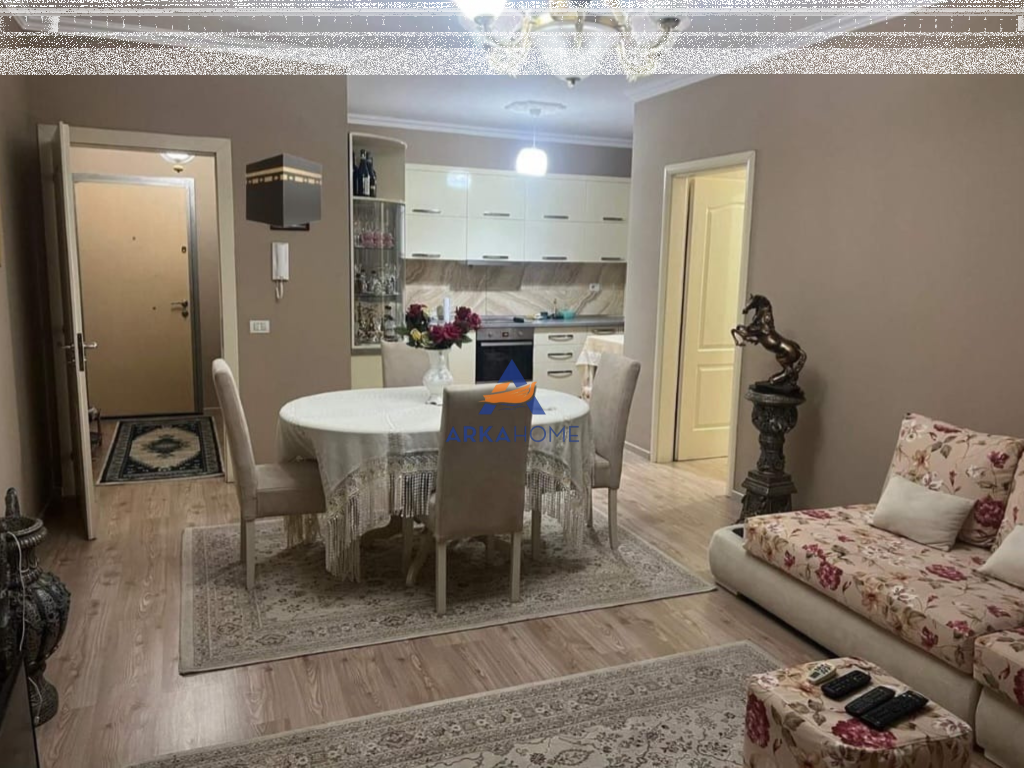 SHITET APARTAMENT 2+1+BALLKON "ASTIR TE BAR ARTISTI" 200.000 EURO