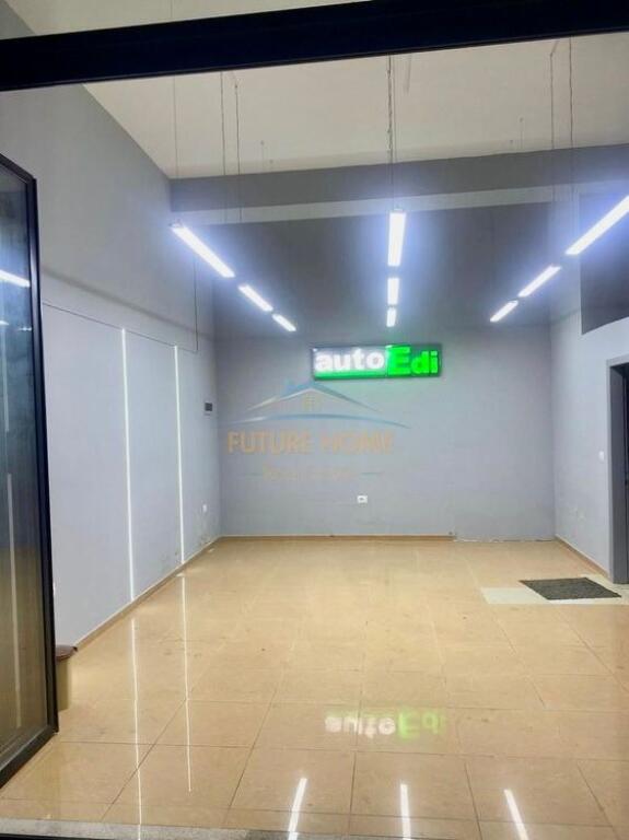 Affitto, Locale Commerciale, Via di Dibra