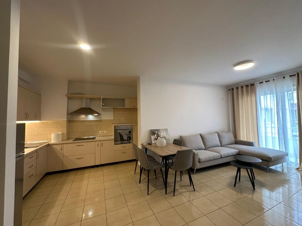 Apartament 1+1 me Qira – Don Bosko (pranë Kishës)