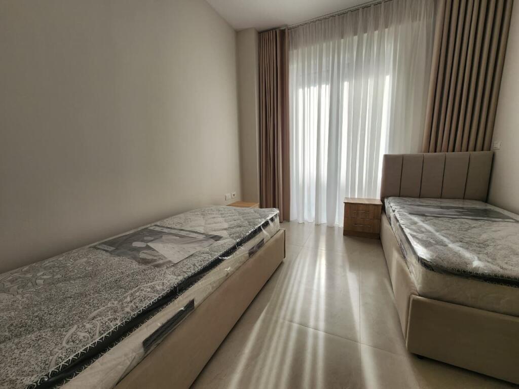 Super apartament me Qira 2+1+2wc+ 1 Poste parkimi (📍Komuna e parisit-Përballë Kika 2) - 110 m2 - 100% I Ri  🔥🔥 1.100 eu/Muaj ( përfshirë dhe parkimin)
