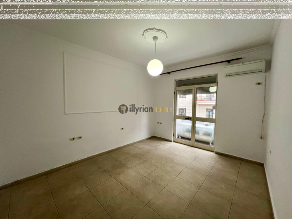 Jepet me Qira Apartament 2+1, “Bulevardi Zogu i Parë”, Tiranë