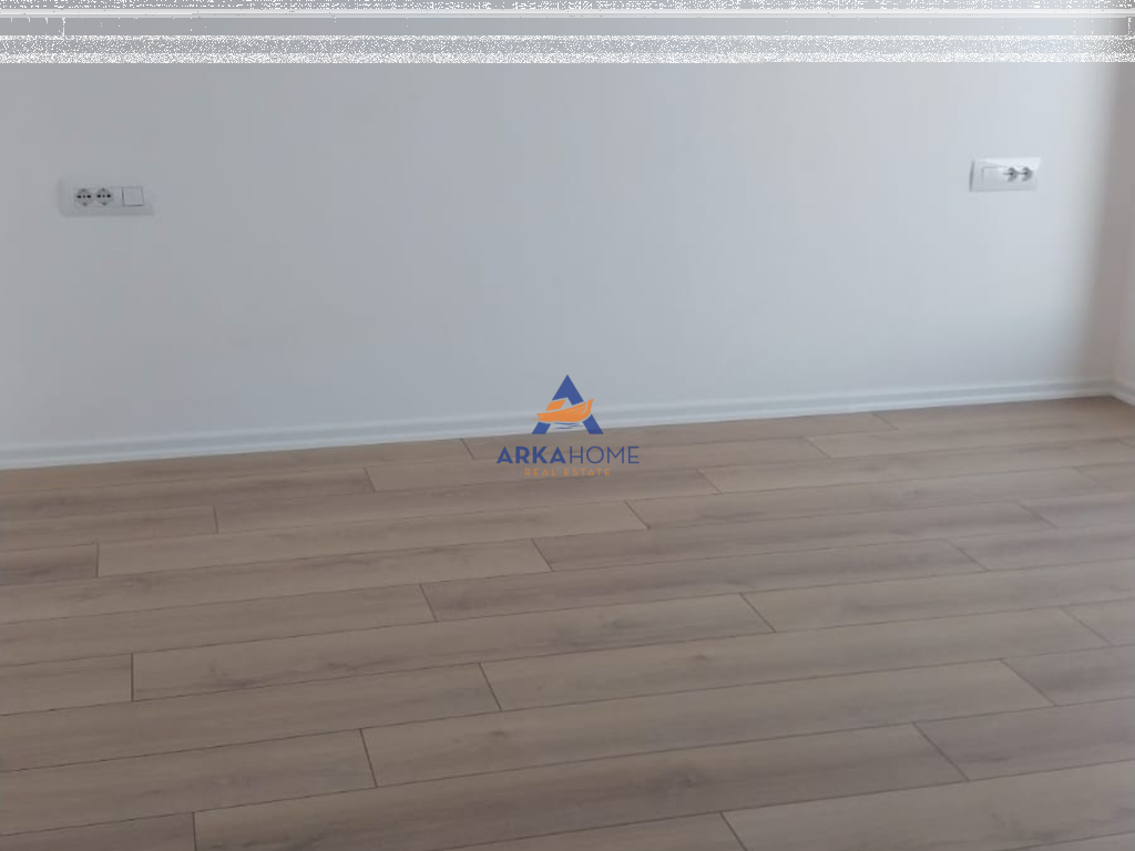 JEPET ME QERA APARTAMENT 2+1+BALLKON "RRUGA BARIKADA" 50000 LEKE