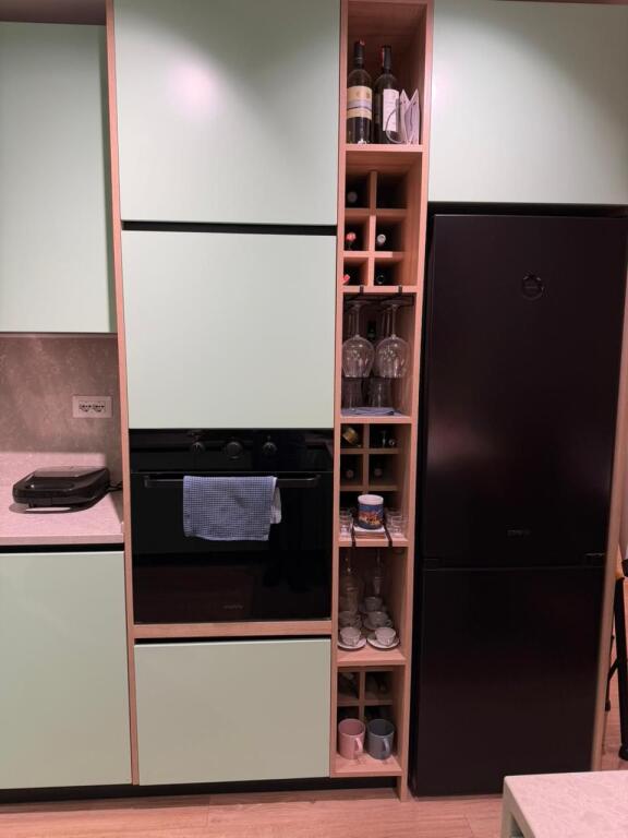 🏢Nella zona di Myslym Shyri, vicino al Tribunale di Primo Grado, si affitta un appartamento 1+1 arredato. 750Euro   