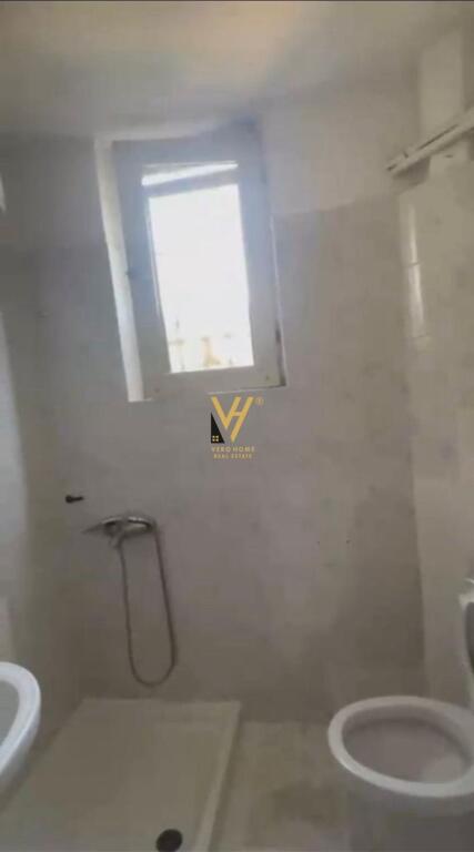 JEPET APARTAMENT 2+1 ME QIRA TE ISH RESTORANT DURRESI 45.000 LEKE