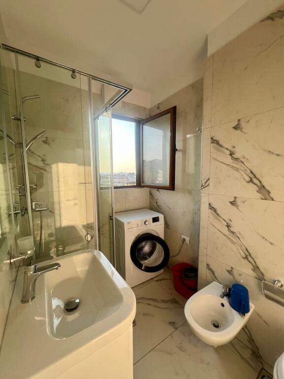 📣 QERA GARSONIERE 📍 Prane Shkolles “Deshmoret e Lirise” 🛣️ Rruga "Margarita Tutulani" ✨