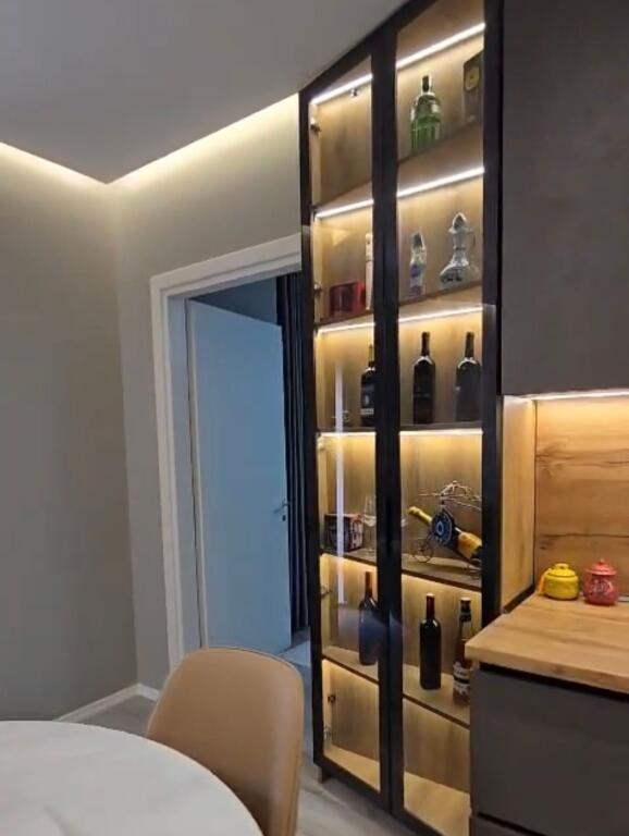 1+1 for rent univers city