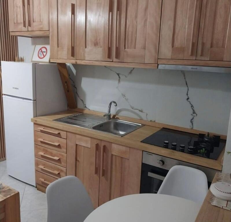 Garsoniere me qira ne Astir