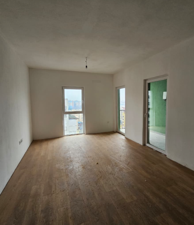 🏡 Shitet Apartament 2+1+2 – Kompleksi Tirana Entry 2