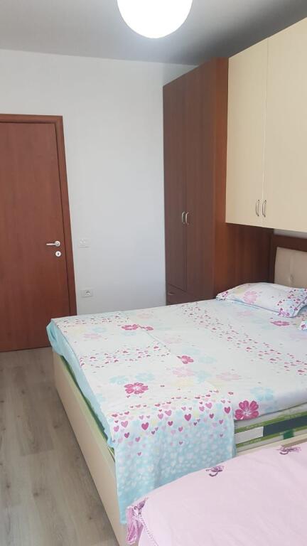 OCCASIONE! Complesso Turdiu, Campo di Aviazione Appartamento 1+1 in affitto. Prezzo 40.000 Lek.