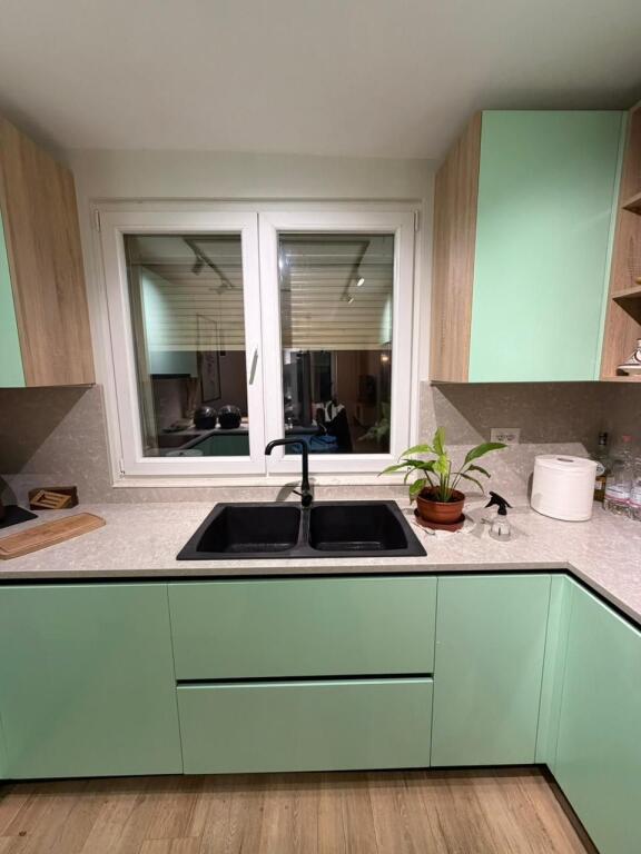 🏢Nella zona di Myslym Shyri, vicino al Tribunale di Primo Grado, si affitta un appartamento 1+1 arredato. 750Euro   