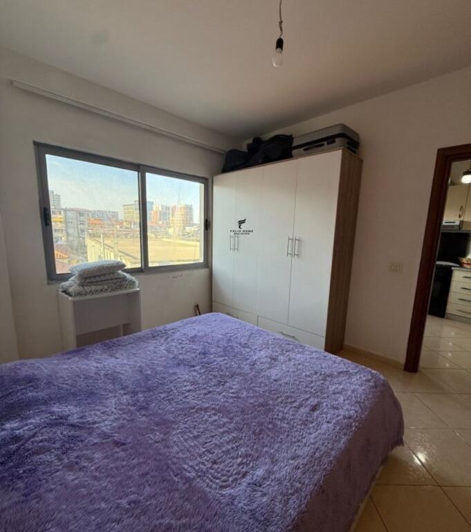 APARTAMENT ME QERA 1+1 PALLATI ME SHIGJETA 40.000 LEKE