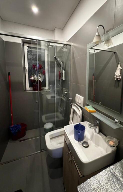 Apartament 2+1 me qera prane rruges Fortuzi