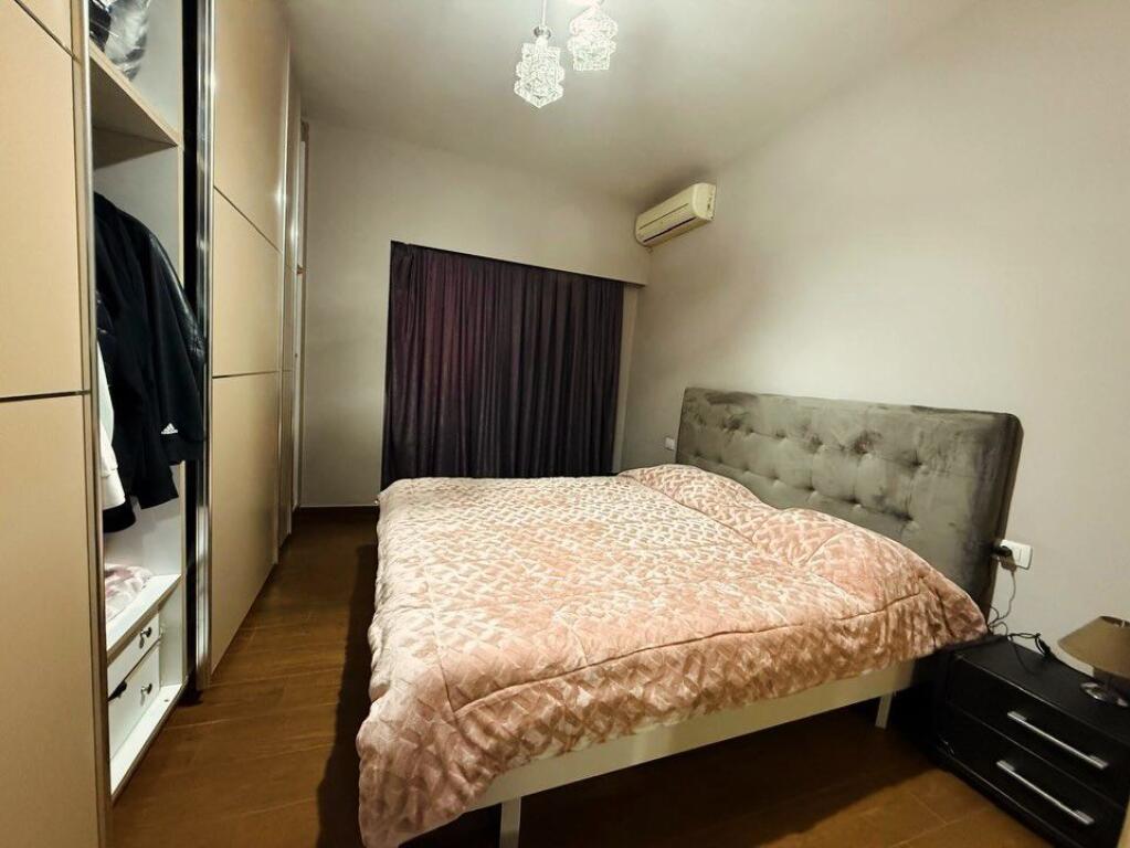 Kodra e Diellit.  Shesim apartament me garazhd:  2+1+2+verande