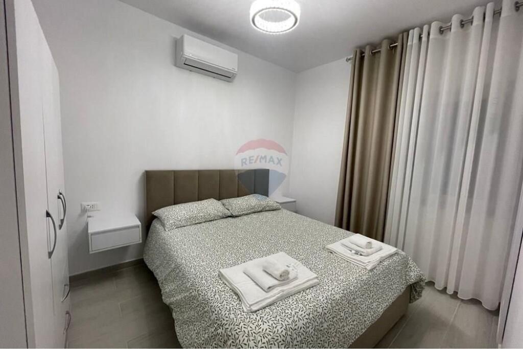 Apartament 1+1 per qira te Komuna e Parisit !