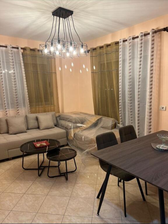 Jepet me qera apartament 2+1 Kthesa e Kamzes