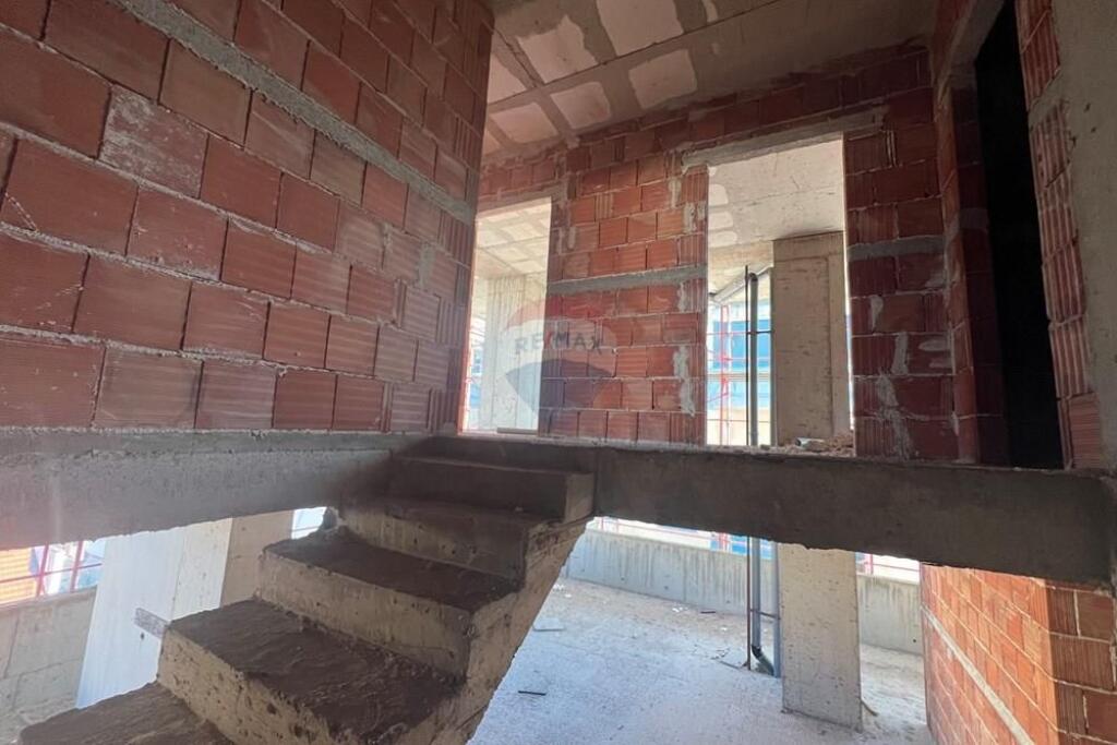 🏠 Duplex 3+1+2 in Vendita White Tower Residence, Comune di Parigi, Tirana