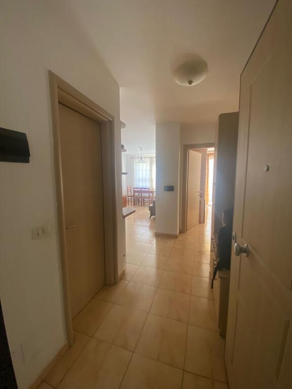 APARTAMENT 1+1, PRANË RRUGES SE AMBASADAVE‼️