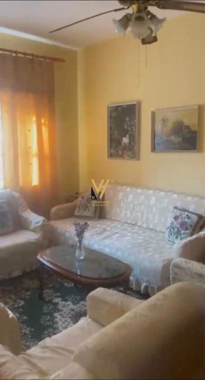 JEPET APARTAMENT 2+1 ME QIRA TE ISH RESTORANT DURRESI 45.000 LEKE