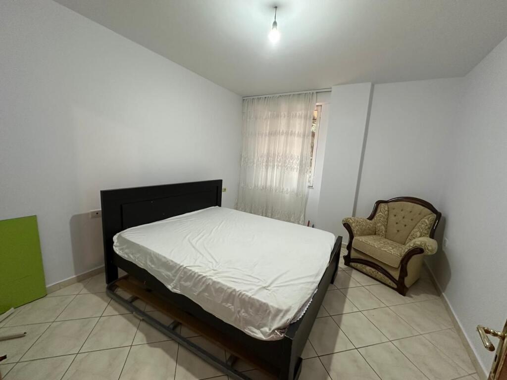 🏢Don Bosko,prane Xhamise jepet me qera apartament 2+1+2,i mobiluar 40,000Leke