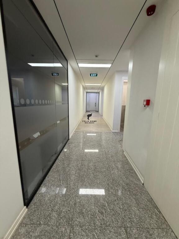 ZYRE ME QERA 1000 M2 RRUGA E KAVAJES 17.000 EURO