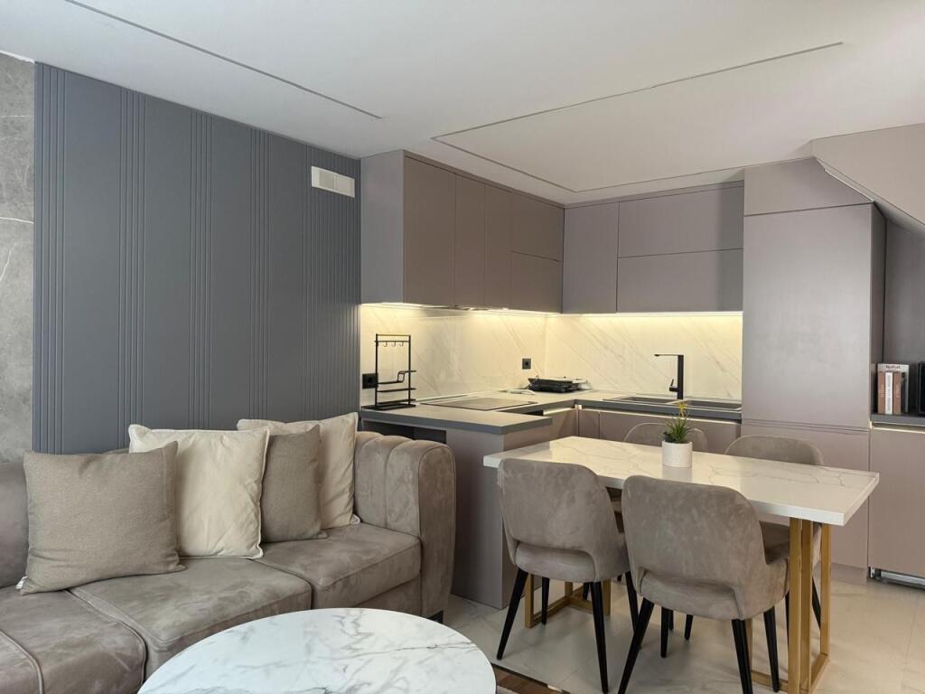 Apartament 2+1 per qira te liqeni i thate