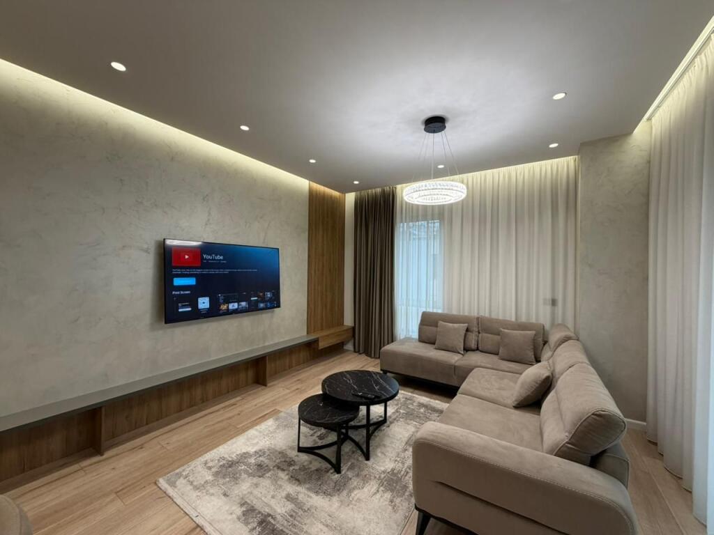 Apartament 2+1+Parking per qira tek Golden Park Residence prane Air Albania.