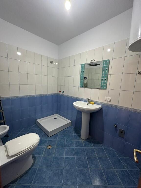 🏢Don Bosko,prane Xhamise jepet me qera apartament 2+1+2,i mobiluar 40,000Leke