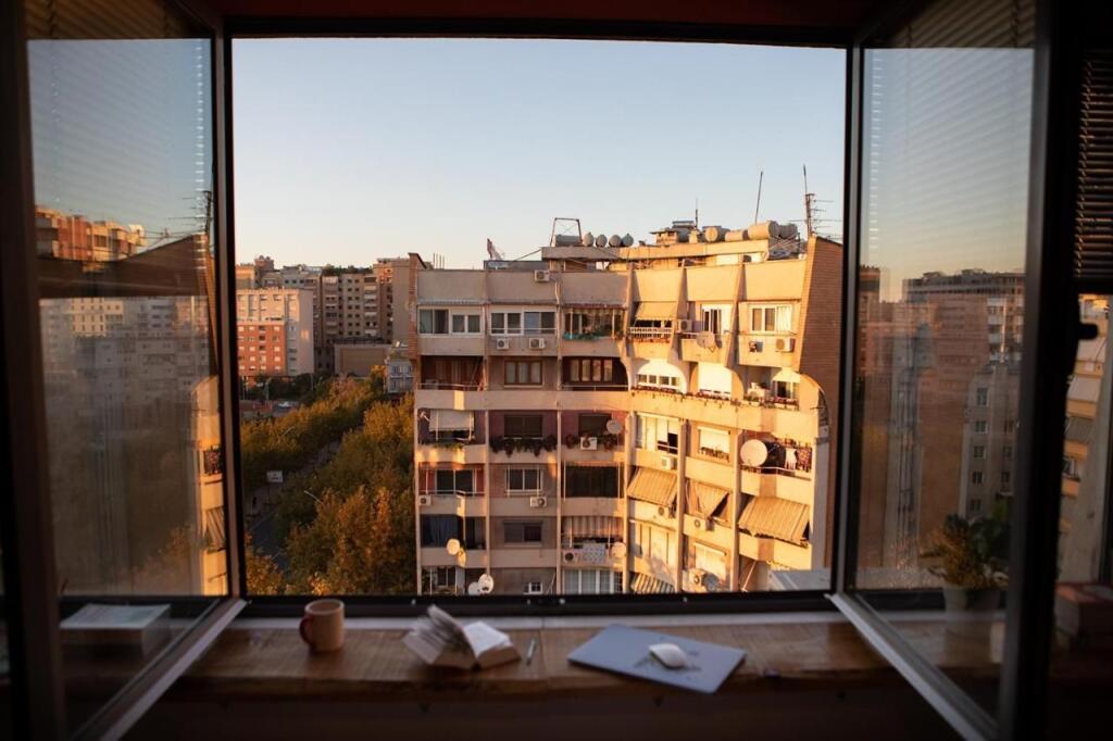 Shiten 2 apartamente per airbnb tek 9 kateshet 1+1 dhe garsionere