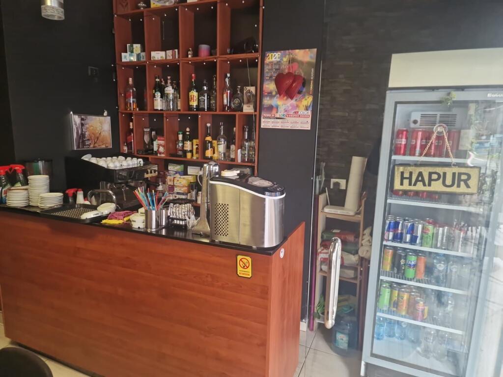 Business premises for sale near 21 Dhjetori