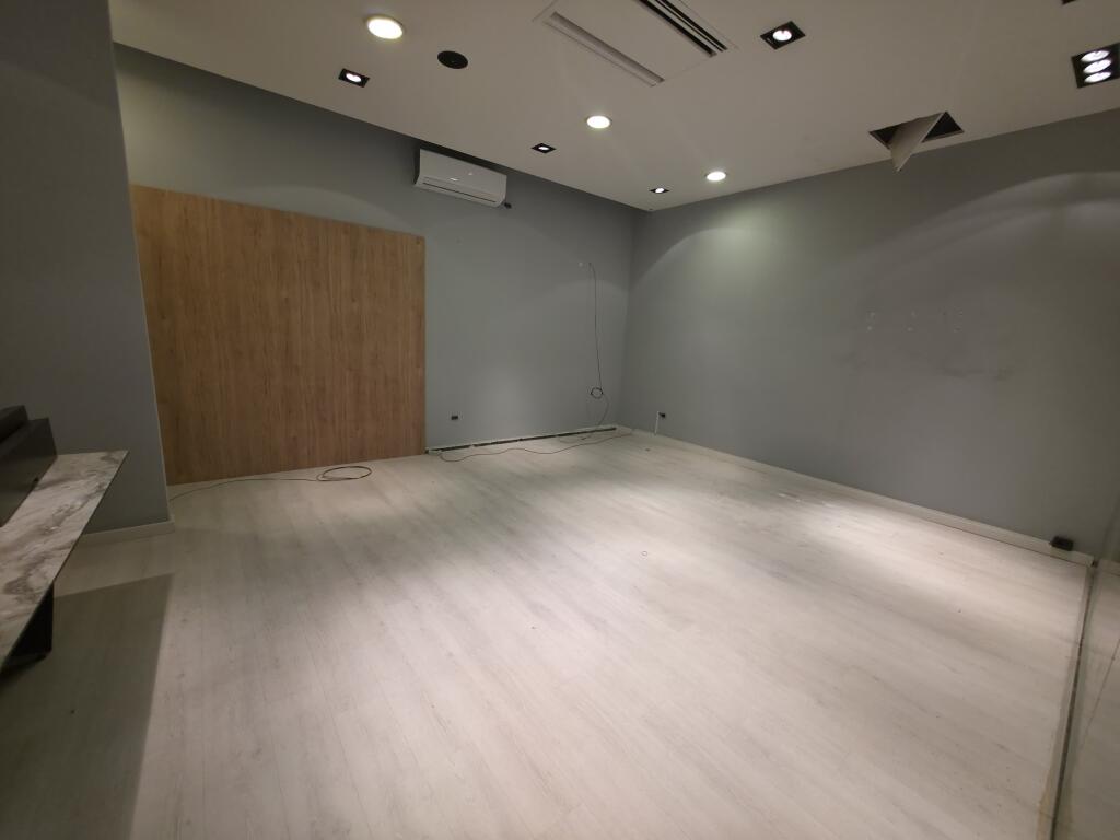 Shop / Office for Rent – Vesa Center, Bllok