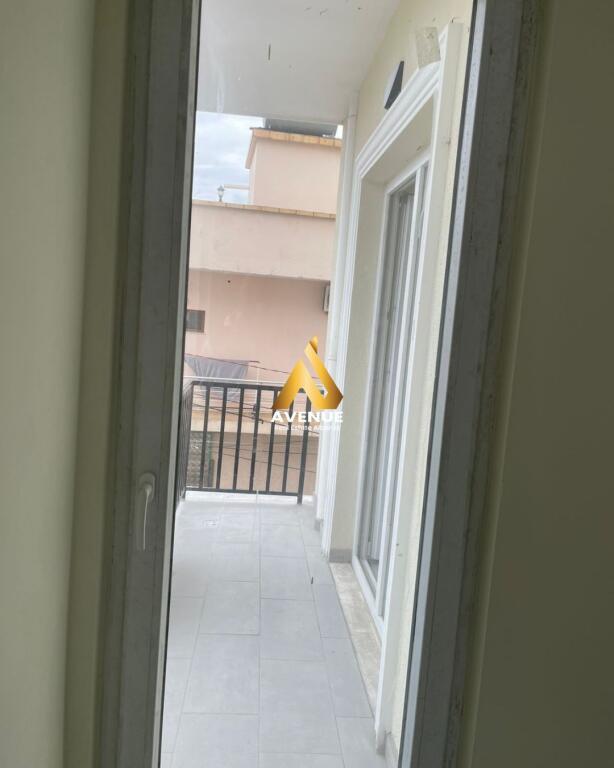 AMBIENT BIZNESI ME QIRA – BULEVARDI BLU, KAMËZ