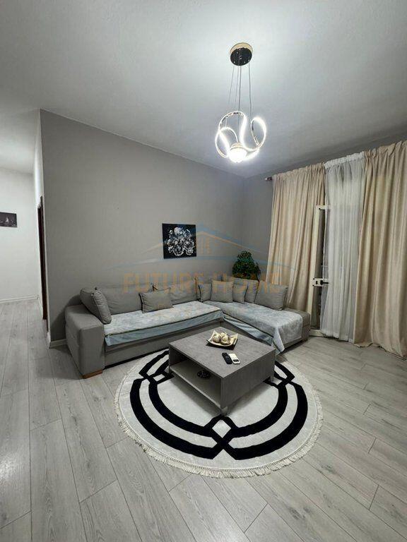 Rent, Apartment 1+1 , Barricades Street, Tirana