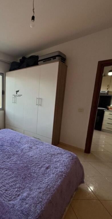 APARTAMENT ME QERA 1+1 PALLATI ME SHIGJETA 40.000 LEKE