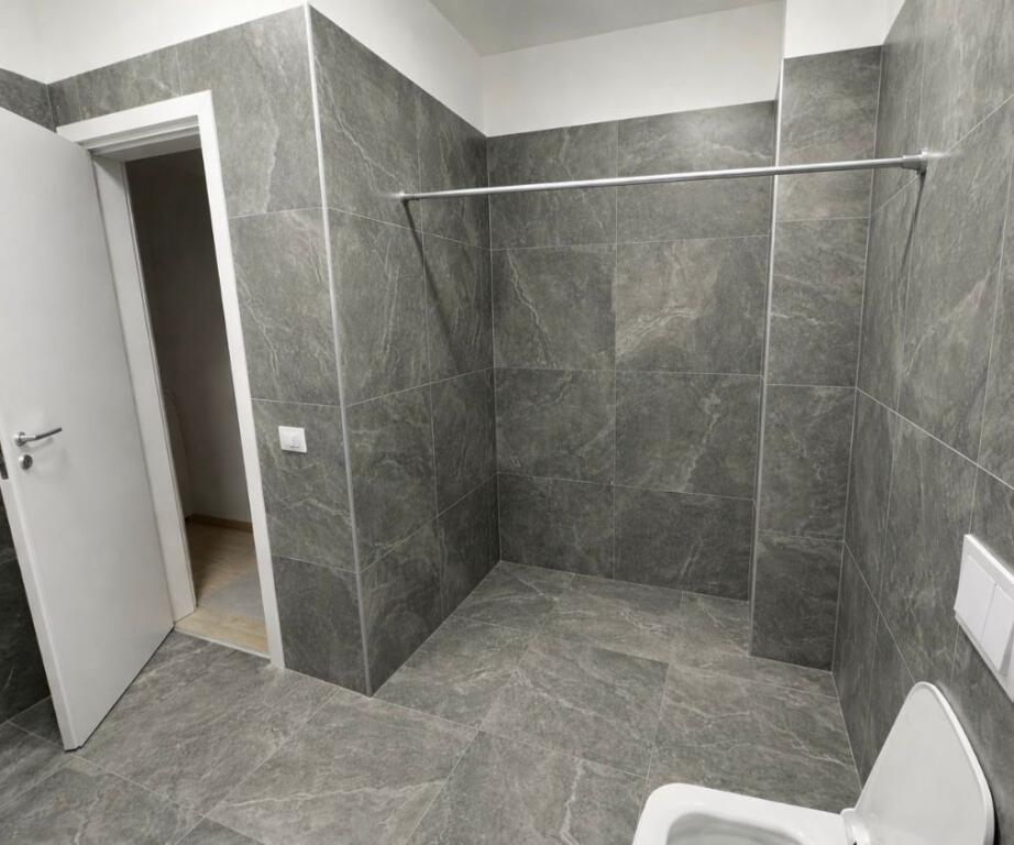 Ambient biznesi me qira Univers City