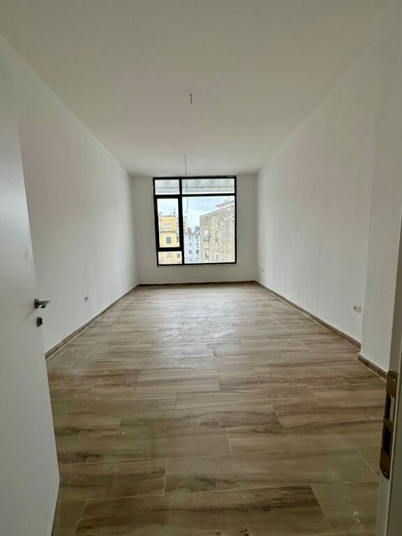 📣 QERA Ambient Zyre 📍 Prane Kafe "Flora", Qender Tirane ✨