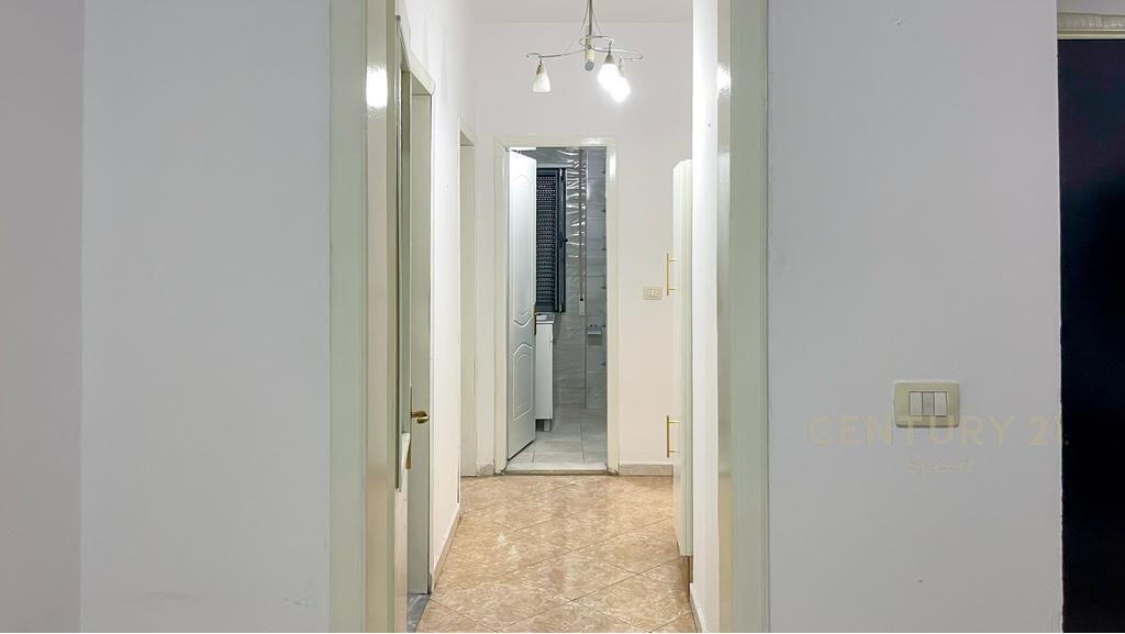 Apartament 2+1+2 me qira tek Komuna e Parisit!