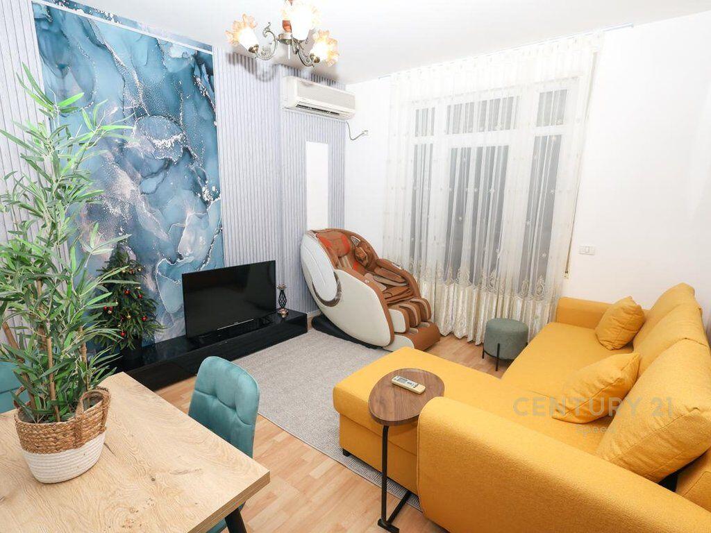 Apartament 2+1 me Qira tek Kopshti Botanik Zoologjik!